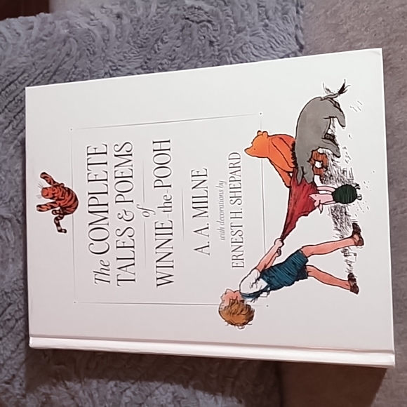 The Complete Tales and Poems of Winnie the Pooh by A. A. Milne New Book - Picture 11 of 11